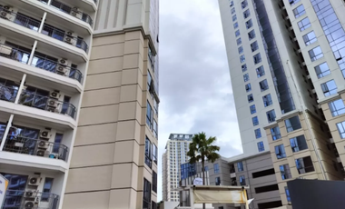 Apartment di Pusat Kota View Lap Golf dan Taman