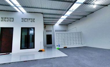 Rumah Luas Bagus Siap Huni utk Kantor, R. usaha atau Rumah Tinggal