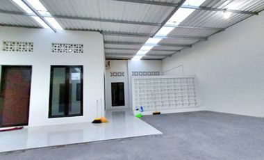 Rumah Luas Bagus Siap Huni utk Kantor, R. usaha atau Rumah Tinggal