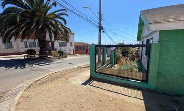 ACOGEDORA CASA EN ESQUINA A PASOS DE PLAYA CHICA CARTAGENA