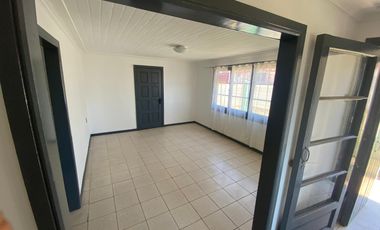 ACOGEDORA CASA EN ESQUINA A PASOS DE PLAYA CHICA CARTAGENA