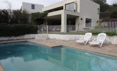 CASA 4 DORMITORIOS EN CONDOMINIO LA RESERVA CHICUREO