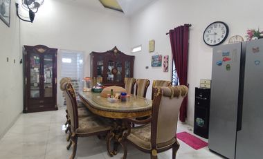 Dijual Rumah Full Furnished Plus Usaha Cafe Jalan KM 7 Palembang