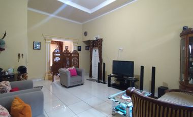 Dijual Rumah Cantik Plus Usaha Laundry Jalan Sukabangun 2 Palembang