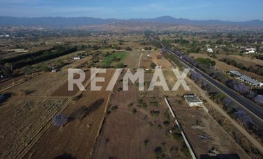 Terreno en zona industrial  - (3)