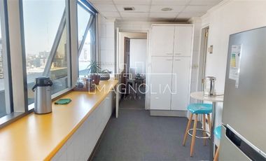 Oficina en Arriendo en A pasos del Metro Tobalaba, a pasos del MUT