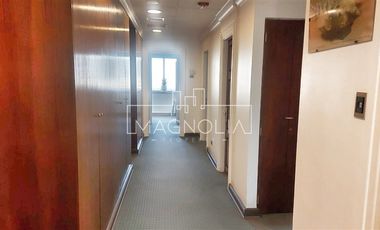 Oficina en Arriendo en A pasos del Metro Tobalaba, a pasos del MUT