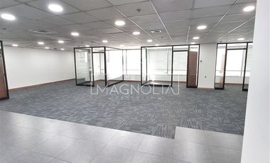 Oficina en Arriendo en A pasos del Metro Pedro de Valdivia