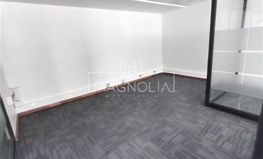 Oficina en Arriendo en A pasos del Metro Pedro de Valdivia