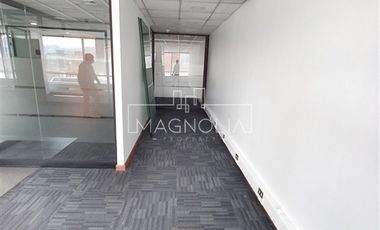 Oficina en Arriendo en A pasos del Metro Pedro de Valdivia
