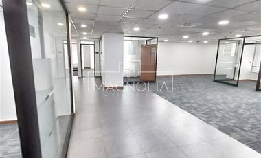 Oficina en Arriendo en A pasos del Metro Pedro de Valdivia