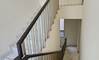 Disewakan Rumah Mewah 4 lantai di Asya jgc cakung harga Nego Full furn