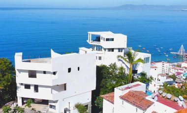 215 C Gardenias Penthouse 4