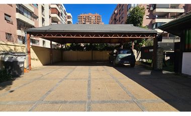 CASA FINES COMERCIALES - METRO MANQUEHUE