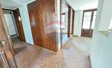 CASA FINES COMERCIALES - METRO MANQUEHUE