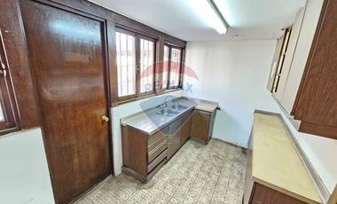 CASA FINES COMERCIALES - METRO MANQUEHUE