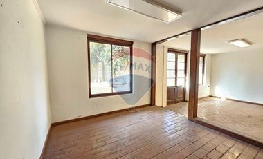 CASA FINES COMERCIALES - METRO MANQUEHUE