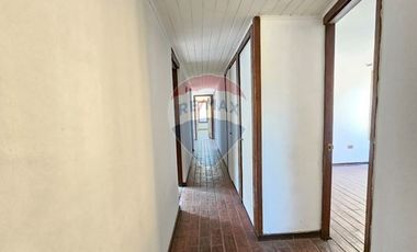 CASA FINES COMERCIALES - METRO MANQUEHUE