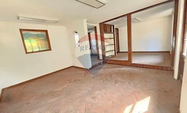 CASA FINES COMERCIALES - METRO MANQUEHUE