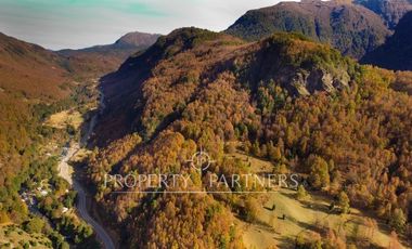 Terreno con mágico entorno natural,Curarrehue.