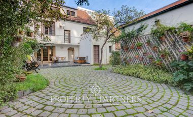 Linda y amplia casa ubicada en el corazón de Providencia