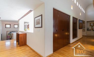 PRIVADA EXCLUSIVA DE 5 CASAS, EN BOSQUES DE LAS LOMAS CON CANCHA DE TENIS