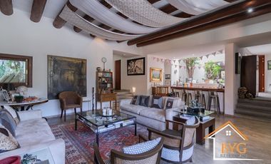 PRIVADA EXCLUSIVA DE 5 CASAS, EN BOSQUES DE LAS LOMAS CON CANCHA DE TENIS