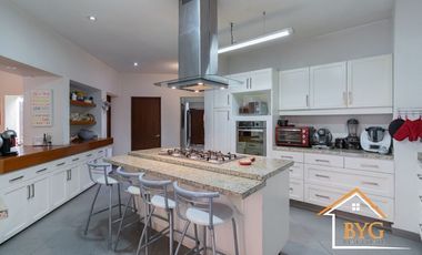 PRIVADA EXCLUSIVA DE 5 CASAS, EN BOSQUES DE LAS LOMAS CON CANCHA DE TENIS