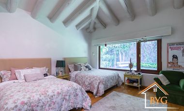 PRIVADA EXCLUSIVA DE 5 CASAS, EN BOSQUES DE LAS LOMAS CON CANCHA DE TENIS