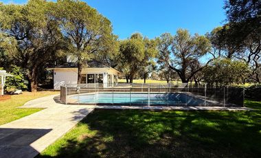 Las Delicias – Casa Amoblada con Pileta y Quincho en Alquiler