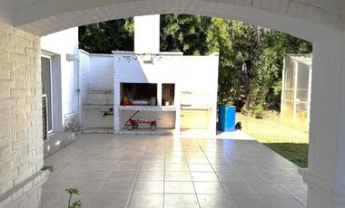 Las Delicias – Casa Amoblada con Pileta y Quincho en Alquiler