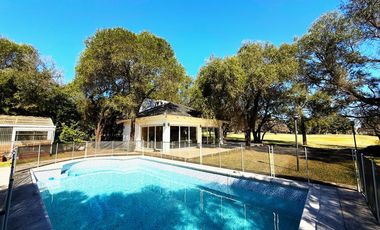 Las Delicias – Casa Amoblada con Pileta y Quincho en Alquiler