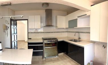 CASA EN VENTA EN LOMAS DE VALLE DORADO EN TLALNEPANTLA