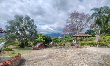 Se Vende de Finca con piscina