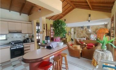 Se Vende de Finca con piscina