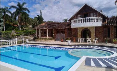 Se Vende de Finca con piscina