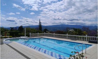 Se Vende de Finca con piscina