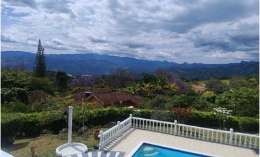 Se Vende de Finca con piscina