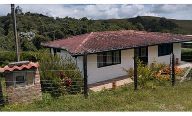 CASA CAMPESTRE EN RESTREPO VALLE