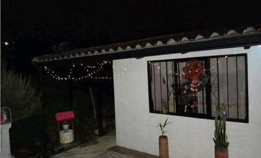 CASA CAMPESTRE EN RESTREPO VALLE