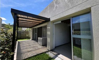 CASA EN VENTA UBICADA EN EL RETIRO, SECTOR LA MARIA