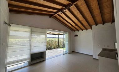 CASA EN VENTA UBICADA EN EL RETIRO, SECTOR LA MARIA