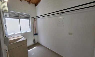 CASA EN VENTA UBICADA EN EL RETIRO, SECTOR LA MARIA