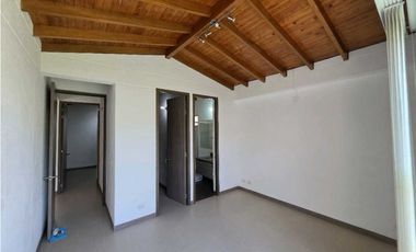 CASA EN VENTA UBICADA EN EL RETIRO, SECTOR LA MARIA