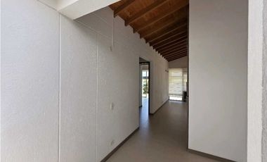 CASA EN VENTA UBICADA EN EL RETIRO, SECTOR LA MARIA