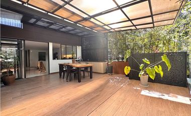 Vendo hermosa casa ubicada en sector Montessori Envigado