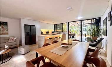 Vendo hermosa casa ubicada en sector Montessori Envigado