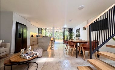 Vendo hermosa casa ubicada en sector Montessori Envigado