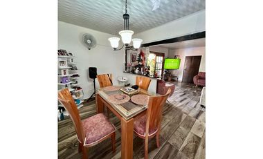Casa campestre con piscina en venta - Santa Elena El Cerrito Valle