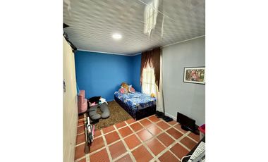 Casa campestre con piscina en venta - Santa Elena El Cerrito Valle